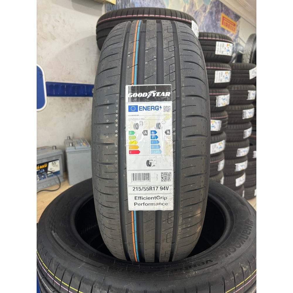 215/55R17 94V Goodyear Efficientgrip Performance