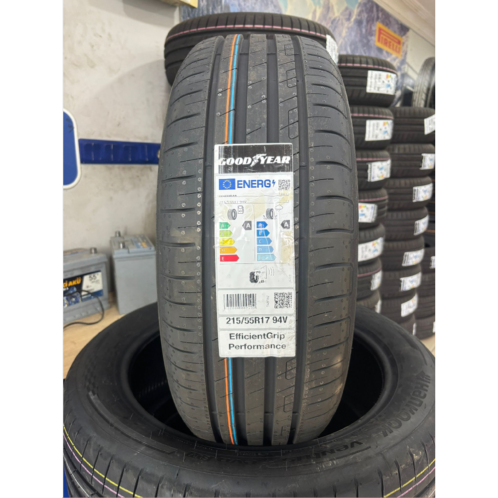 215/55R17 94V Goodyear Efficientgrip Performance