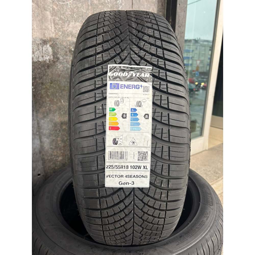 225/55R18 102W XL Goodyear Vector 4 Seasons Gen-3