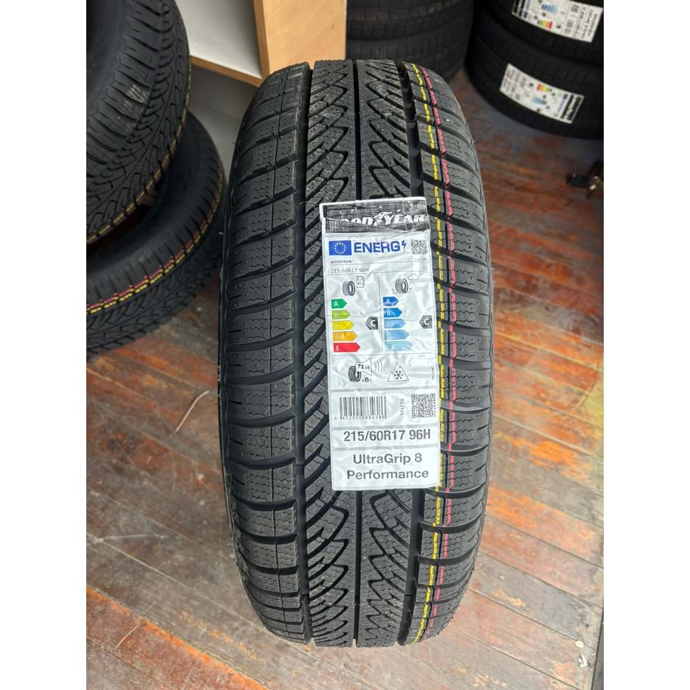 215/60R17 96H Goodyear Ultragrip 8 Performance M+S