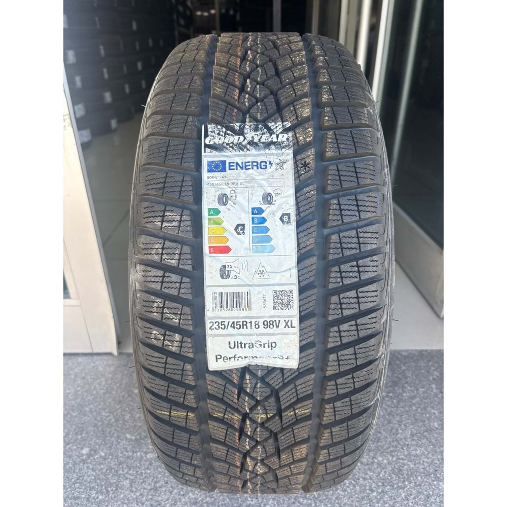 235/45R18 98V XL Goodyear Ultragrip Performance + FP
