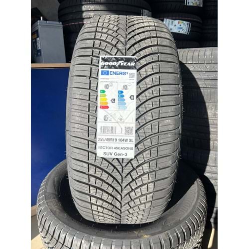 255/45R19 104W XL Goodyear Vector 4Seasons G3 Suv